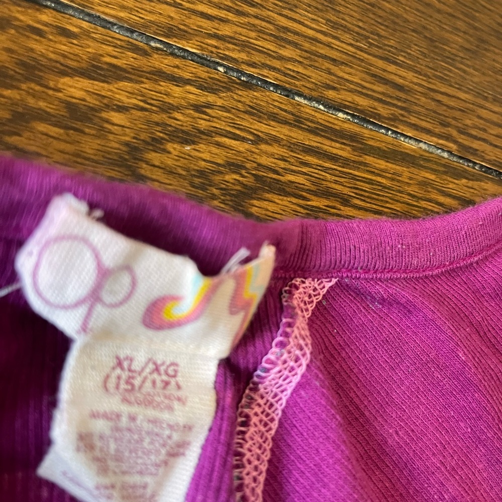 Colorful Patterned Tops - Picture 7 of 7